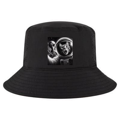 Astronaut Cat Selfie With Alien Funny Space Cat Ufo Scifi .Png Cool Comfort Performance Bucket Hat