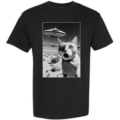 A cat taking a selfie with a ufo spaceship funny pun meme Garment-Dyed Heavyweight T-Shirt