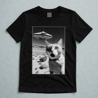 A cat taking a selfie with a ufo spaceship funny pun meme T-Shirt