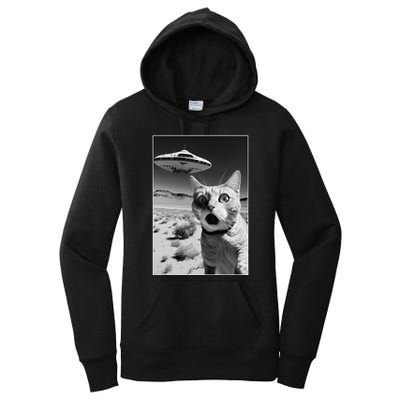 A cat taking a selfie with a ufo spaceship funny pun meme Women's Pullover Hoodie