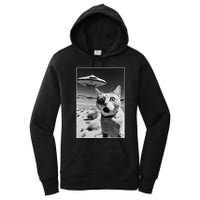 A cat taking a selfie with a ufo spaceship funny pun meme Women's Pullover Hoodie