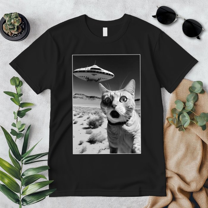 A cat taking a selfie with a ufo spaceship funny pun meme Premium T-Shirt