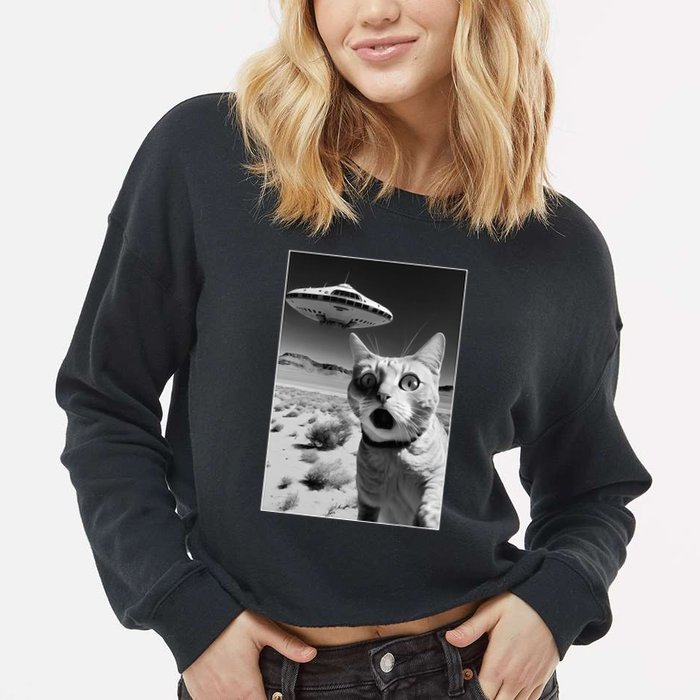 A cat taking a selfie with a ufo spaceship funny pun meme Cropped Pullover Crew
