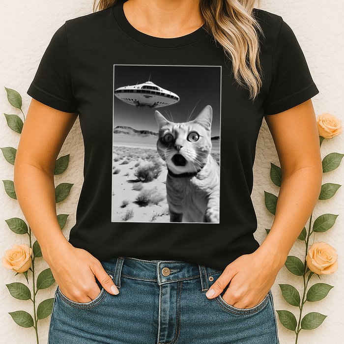 A cat taking a selfie with a ufo spaceship funny pun meme Womens T-Shirt