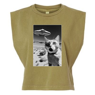 A cat taking a selfie with a ufo spaceship funny pun meme Garment-Dyed Women's Muscle Tee