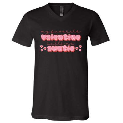 Auntie Cute Valentines For Aunt V-Neck T-Shirt