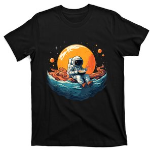 Astronaut Eats Ramen Anime Space Gifts Funny Space Ramen T-Shirt