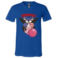 American Flag Cow Chewing Gum Usa Flag Stars Stripes Funny Gift V-Neck T-Shirt