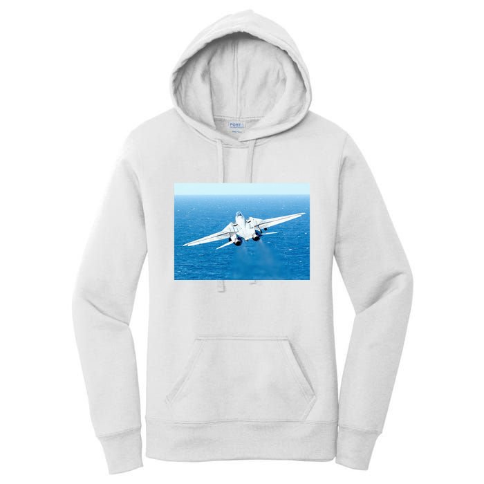 An F14d Tomcat From The Tomcatters Of Fighter Squadron Three One (Vf 31) Women's Pullover Hoodie