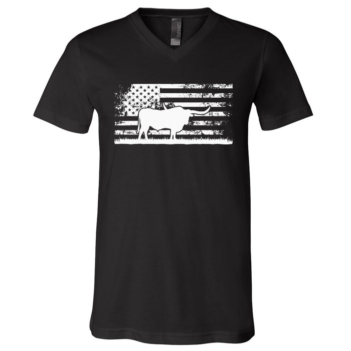 American Flag USA Texas Longhorn Cow For Cattle Farmer V-Neck T-Shirt