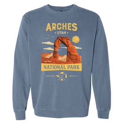 Arches Gift National Park Delicate Arch Vintage Gift Garment-Dyed Sweatshirt