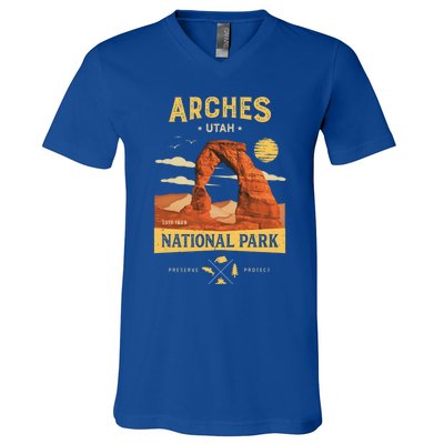 Arches Gift National Park Delicate Arch Vintage Gift V-Neck T-Shirt