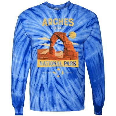 Arches Gift National Park Delicate Arch Vintage Gift Tie-Dye Long Sleeve Shirt