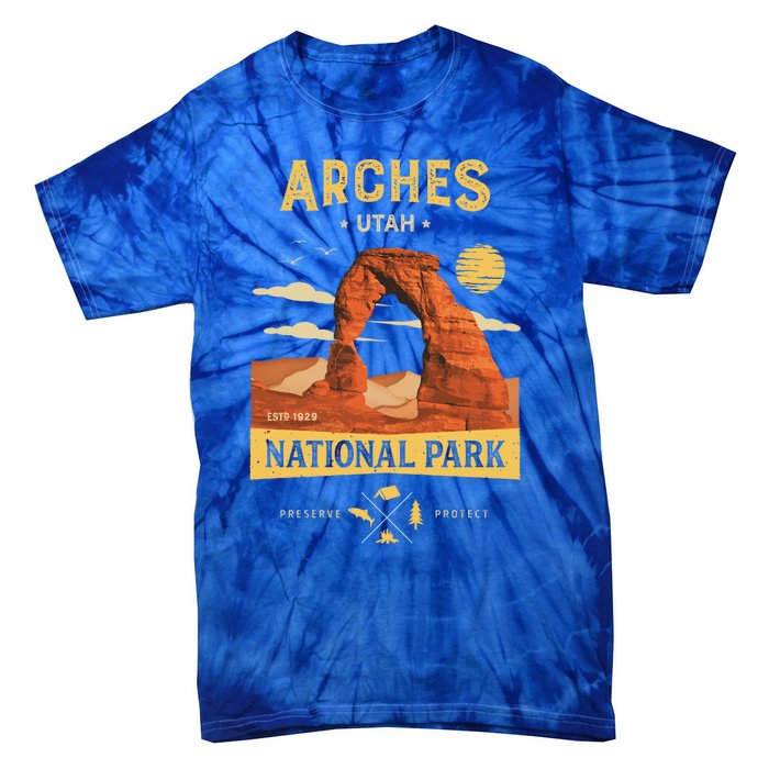 Arches Gift National Park Delicate Arch Vintage Gift Tie-Dye T-Shirt