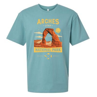 Arches Gift National Park Delicate Arch Vintage Gift Sueded Cloud Jersey T-Shirt