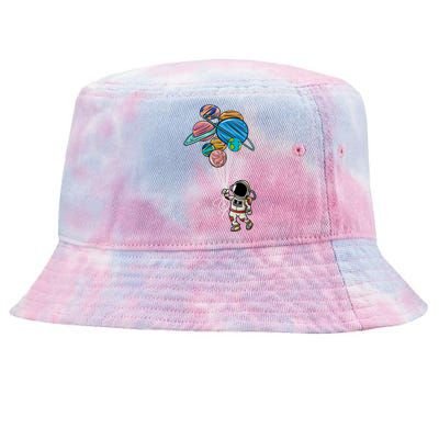 Astronaut Holding Planet Balloons Astronaut Space Spaceman Moon Mars Tie-Dyed Bucket Hat