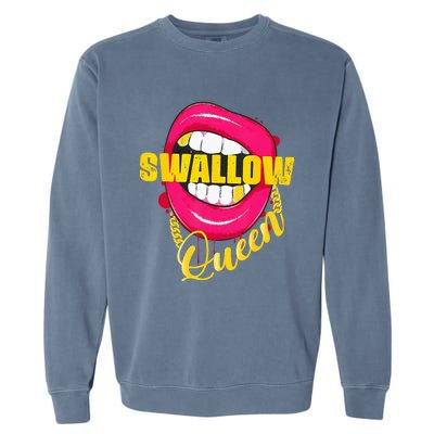 Adult Humor Swallow Queen Lips Golden Necklace Naughty Queen Garment-Dyed Sweatshirt