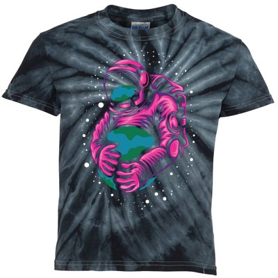 Astronaut Holding The Earth Close Kids Tie-Dye T-Shirt