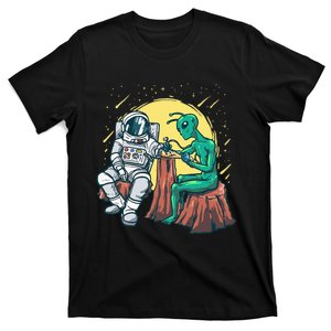 Alien Inking Astronaut Ink Funny Tattoo Artist T-Shirt