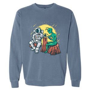 Alien Inking Astronaut Ink Funny Tattoo Artist Garment-Dyed Sweatshirt