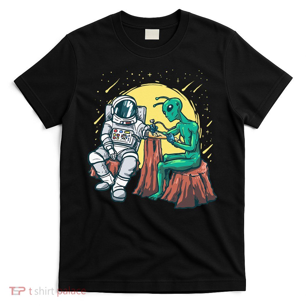 Alien Inking Astronaut Ink Funny Tattoo Artist T-Shirt
