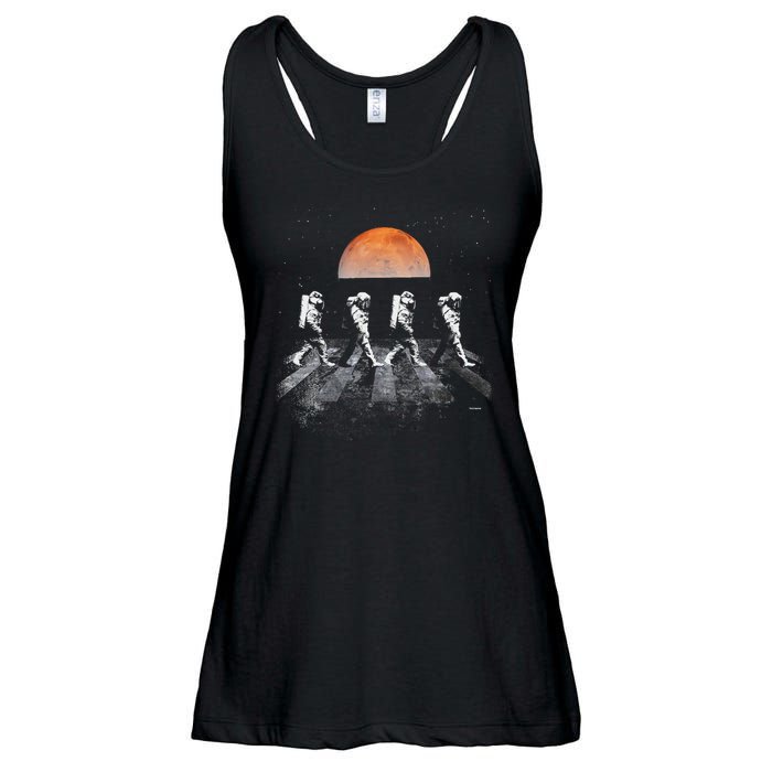 Astronauts In Walking In Space Occupy Mars Ladies Essential Flowy Tank