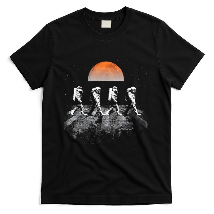 Astronauts Journey To Mars Astronauts In Walking In Space T-Shirt