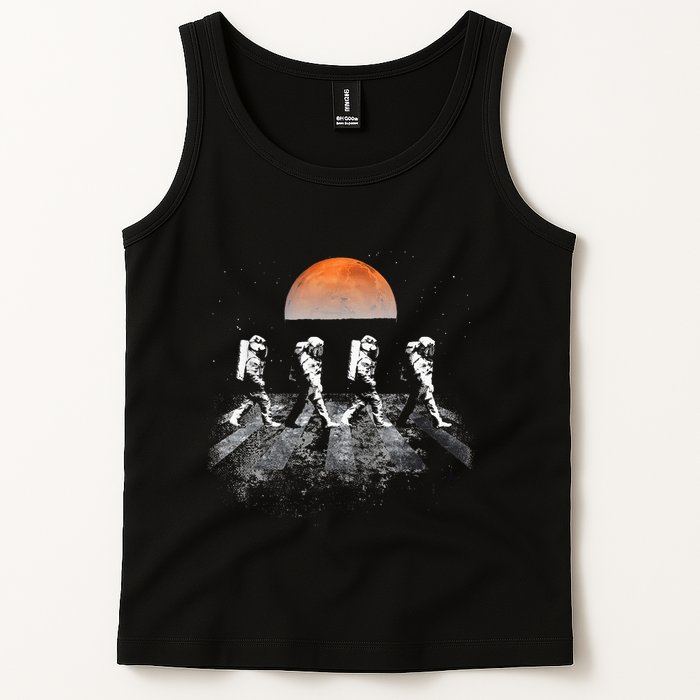 Astronauts Journey To Mars Astronauts In Walking In Space Tank Top