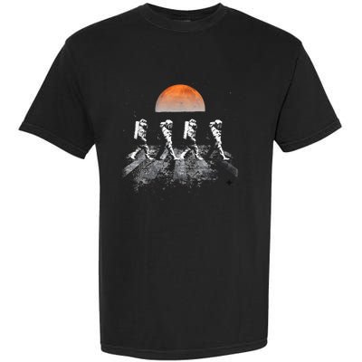 Astronauts Journey To Mars Astronauts In Walking In Space Garment-Dyed Heavyweight T-Shirt