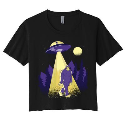 Aliens Kidnapping Bigfoot Crop Top