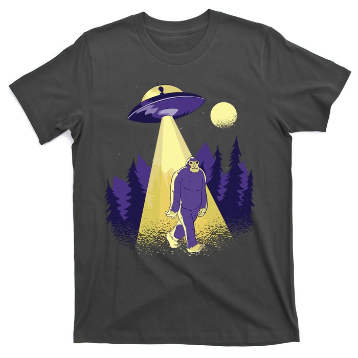 Aliens Kidnapping Bigfoot T-Shirt