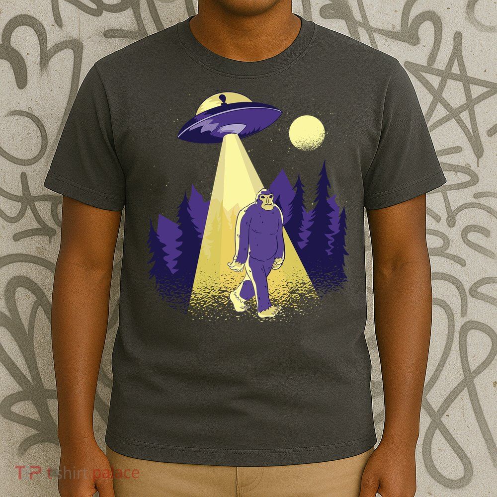Aliens Kidnapping Bigfoot T-Shirt