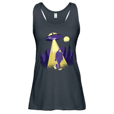 Aliens Kidnapping Bigfoot Ladies Essential Flowy Tank