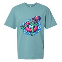 Alien On Flamingo Floaty Funny Sueded Cloud Jersey T-Shirt