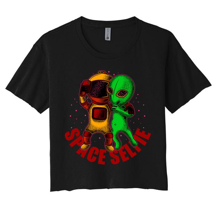 Alien Space Selfie Women's Crop Top Tee