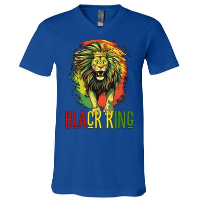 African Lion Junenth Black King Gift V-Neck T-Shirt