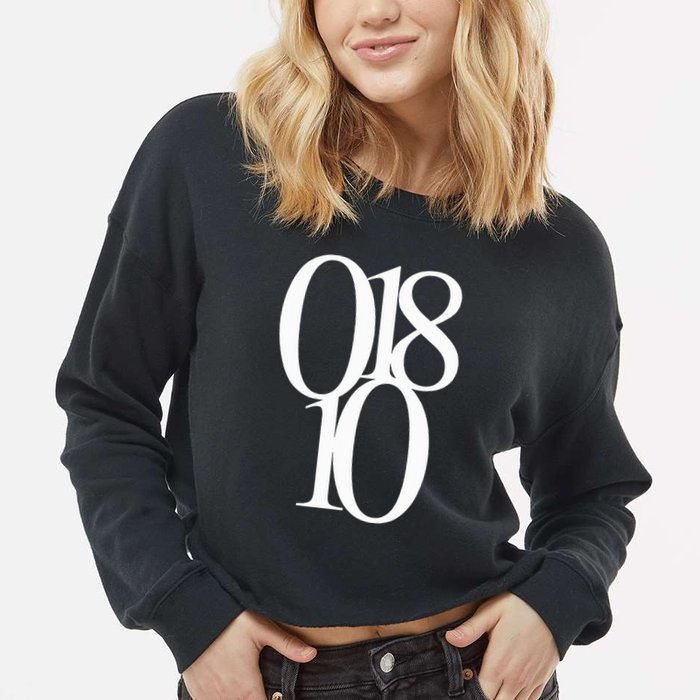 Andover Ma 01810 Original Zip Code Cropped Pullover Crew