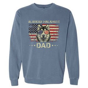 Alaskan Malamute Dad Dog Lovers American Flag 4th Of July Garment-Dyed Sweatshirt