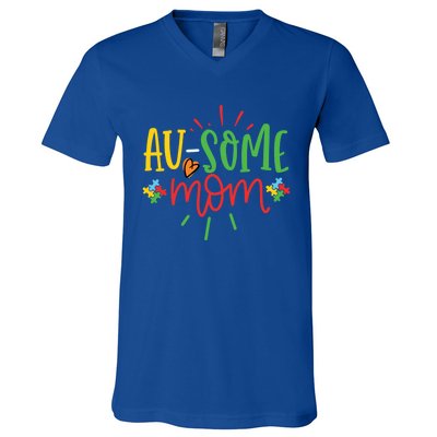 Augiftsome Mom Graphic For Mother Of Autistic Autism Meaningful Gift V-Neck T-Shirt