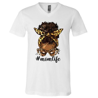 Afro Mom Life Messy Bun American Black Mom Mother’s Day V-Neck T-Shirt