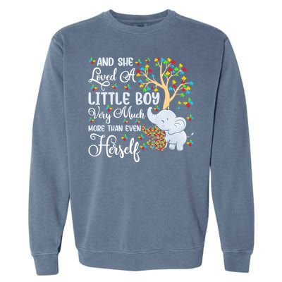 Autism Mom Mother Awareness Elephant Autistic Mom Autism Gift Garment-Dyed Sweatshirt