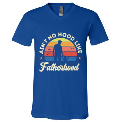 Ain't No Hood Like Fatherhood Retro Vintage Design Gift V-Neck T-Shirt