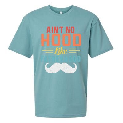 Ain't No Hood Like Fatherhood Father Retro Vintage Meaningful Gift Sueded Cloud Jersey T-Shirt