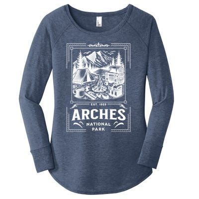 Arches National Park Vintage Camping Vacation Souvenir Gift Women's Perfect Tri Tunic Long Sleeve Shirt