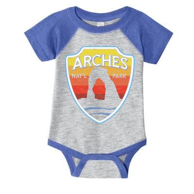 Arches National Park (Utah) Sun Vintage Design Gift Infant Baby Jersey Bodysuit