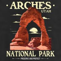 Arches National Park Retro Hiking & Camping Lover 7 Panel Mesh Trucker Snapback Hat