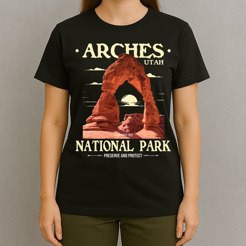 Arches National Park Retro Hiking & Camping Lover T-Shirt