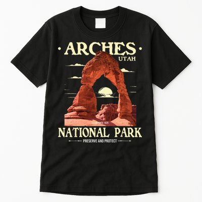 Arches National Park Retro Hiking & Camping Lover Tall T-Shirt