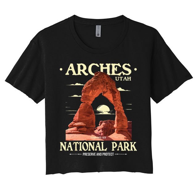 Arches National Park Retro Hiking & Camping Lover Crop Top
