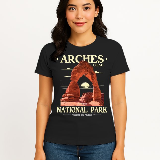 Arches National Park Retro Hiking & Camping Lover Womens T-Shirt
